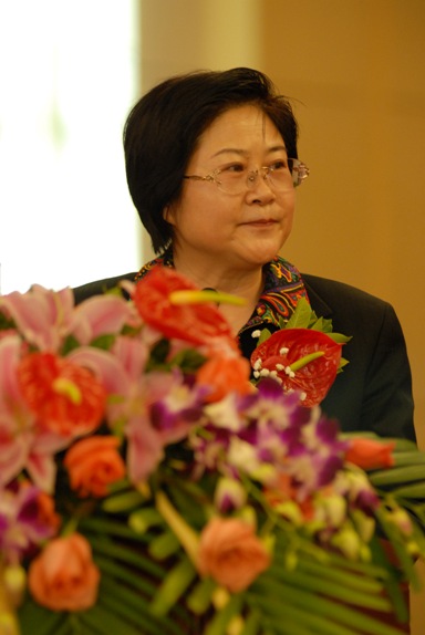 开业典礼由大连市政府副秘书长、金融发展局局长曹煦主持